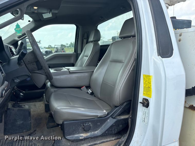 image for item EW1561 2019 Ford F550 Super Duty bucket truck