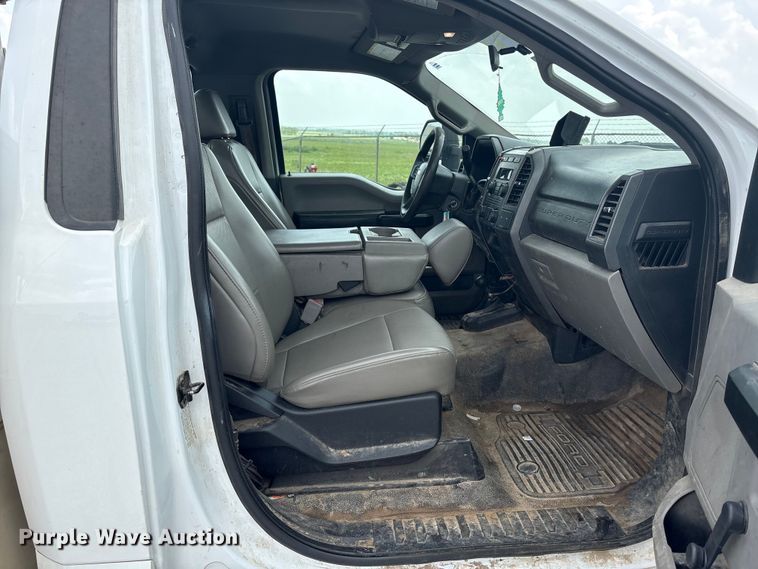 image for item EW1561 2019 Ford F550 Super Duty bucket truck