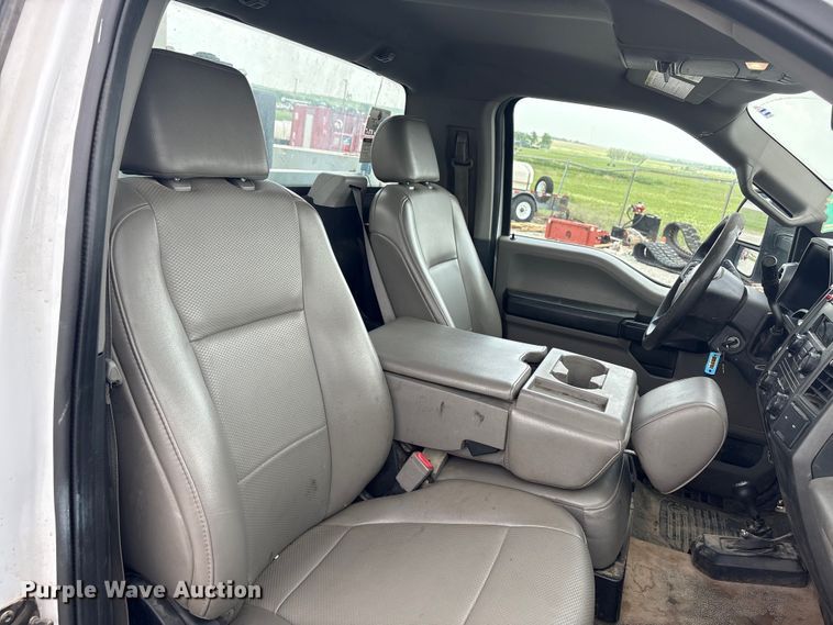 image for item EW1561 2019 Ford F550 Super Duty bucket truck