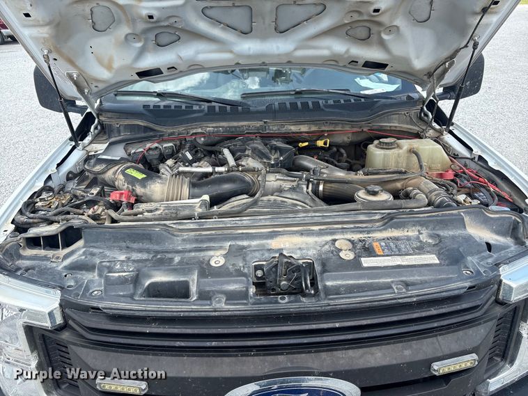 image for item EW1561 2019 Ford F550 Super Duty bucket truck