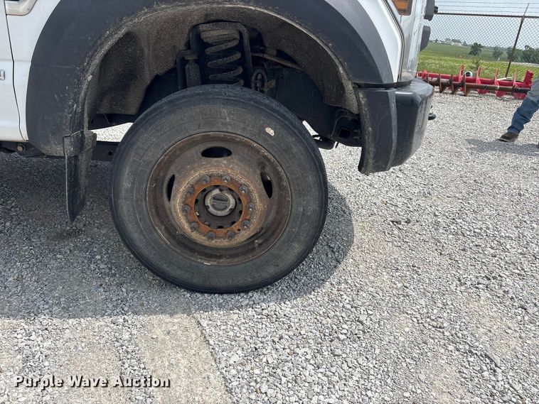 image for item EW1561 2019 Ford F550 Super Duty bucket truck