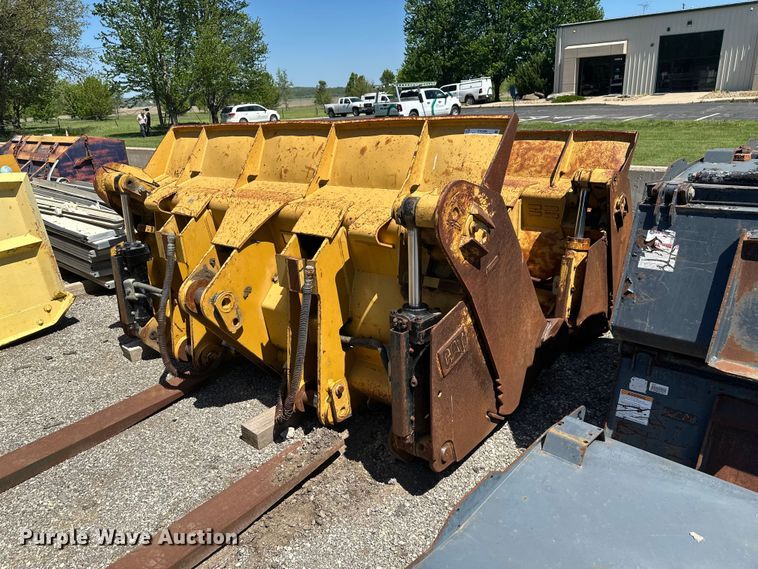 image for item EW1996 Cat (2) Crawler loader 4-in-1 buckets