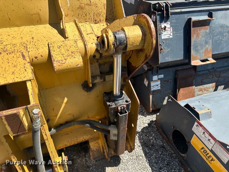 image for item EW1996 Cat (2) Crawler loader 4-in-1 buckets