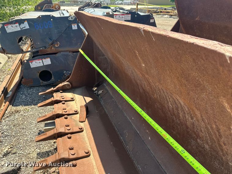 image for item EW1996 Cat (2) Crawler loader 4-in-1 buckets