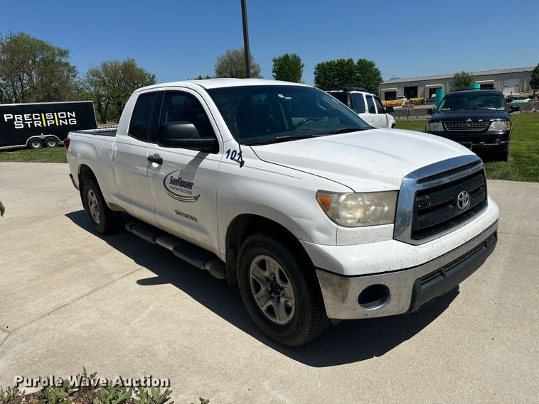 image for item EW1997 2011 Toyota Tundra Ext. Cab pickup truck