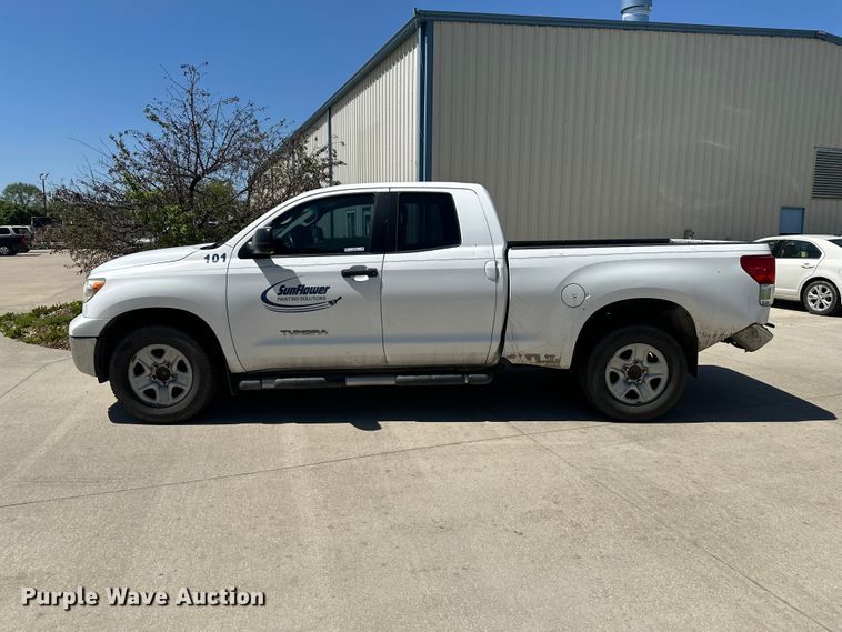 image for item EW1997 2011 Toyota Tundra Ext. Cab pickup truck