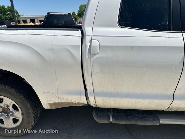 image for item EW1997 2011 Toyota Tundra Ext. Cab pickup truck