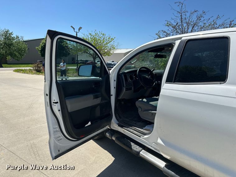 image for item EW1997 2011 Toyota Tundra Ext. Cab pickup truck