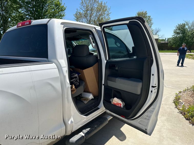 image for item EW1997 2011 Toyota Tundra Ext. Cab pickup truck