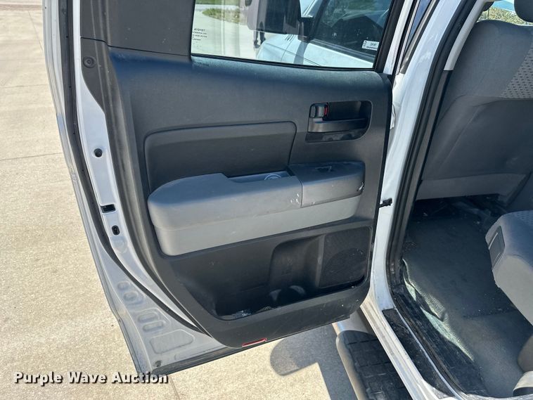 image for item EW1997 2011 Toyota Tundra Ext. Cab pickup truck