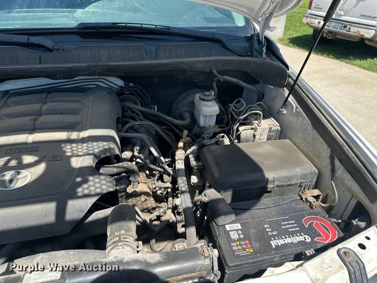 image for item EW1997 2011 Toyota Tundra Ext. Cab pickup truck