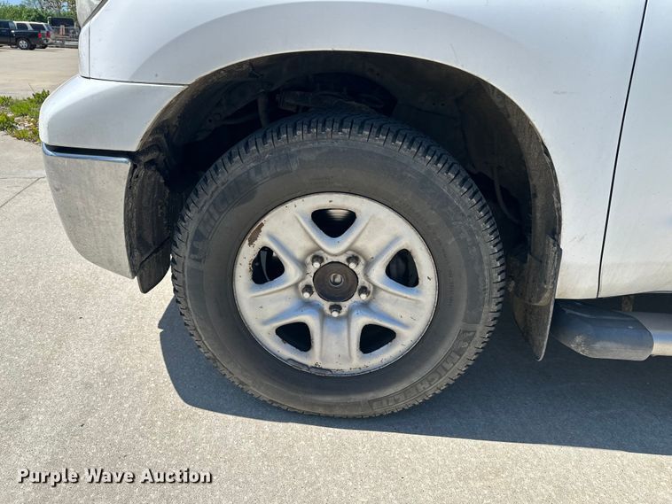 image for item EW1997 2011 Toyota Tundra Ext. Cab pickup truck