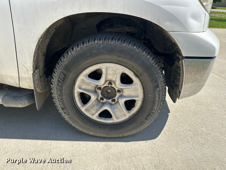image for item EW1997 2011 Toyota Tundra Ext. Cab pickup truck