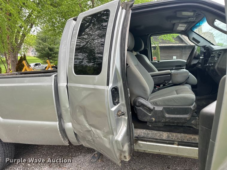 image for item EW2028 2012 Ford F250 Super Duty Ext. Cab pickup truck
