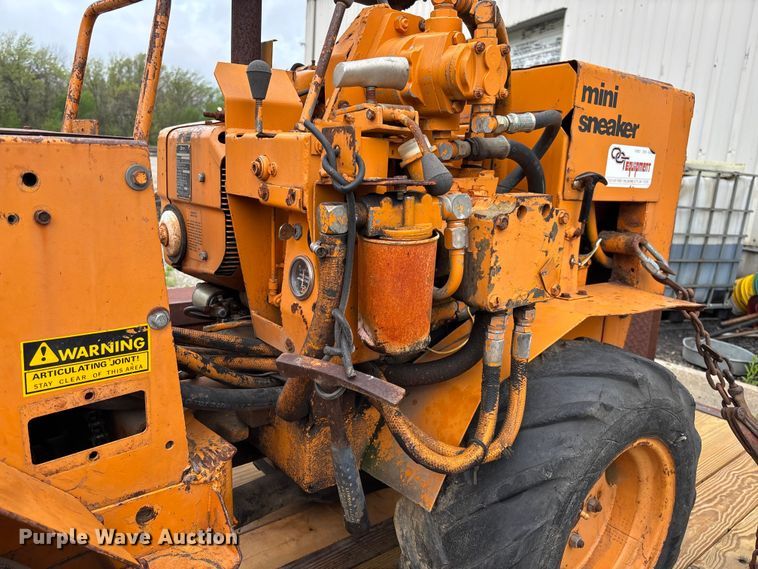 image for item FB3049 Case Mini-Sneaker cable plow