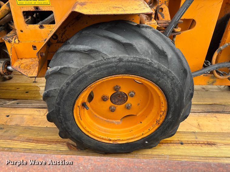 image for item FB3049 1980 Case Mini-Sneaker vibratory cable plow