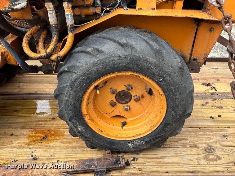 image for item FB3049 1980 Case Mini-Sneaker vibratory cable plow