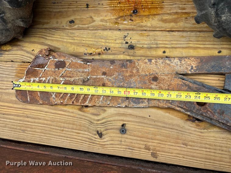 image for item FB3049 1980 Case Mini-Sneaker vibratory cable plow