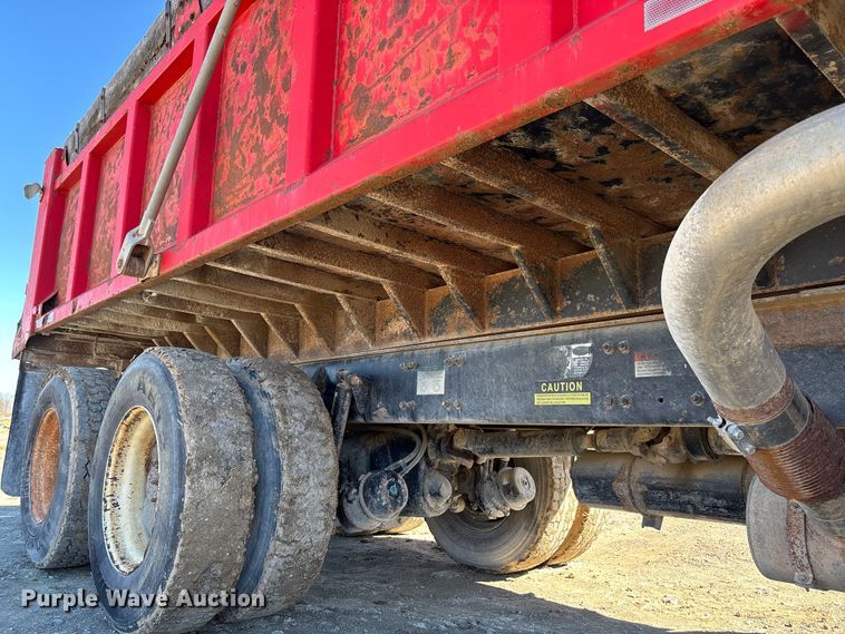 image for item FB3072 2005 Sterling L7500 dump truck