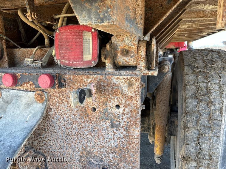 image for item FB3072 2005 Sterling L7500 dump truck