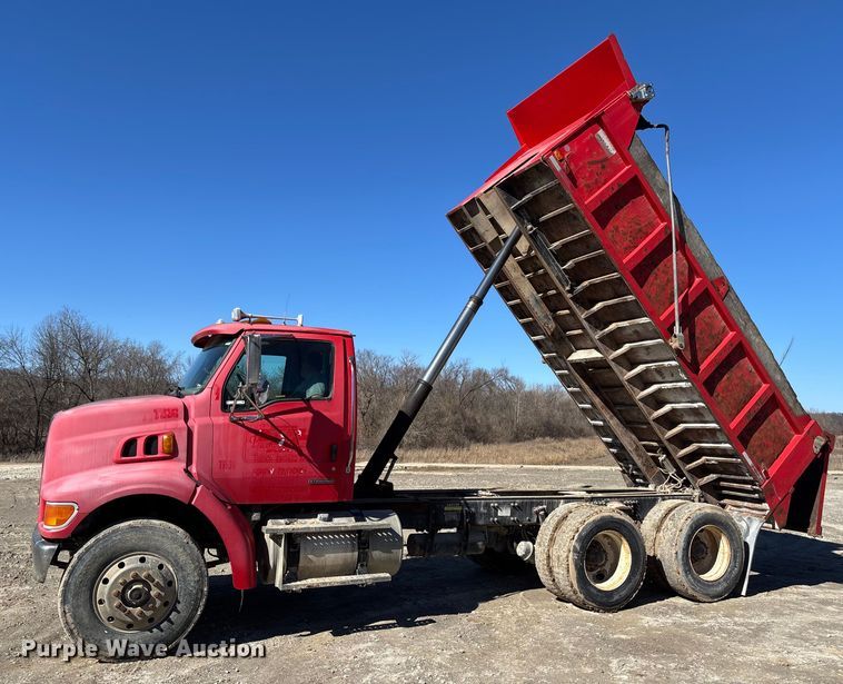 image for item FB3072 2005 Sterling L7500 dump truck