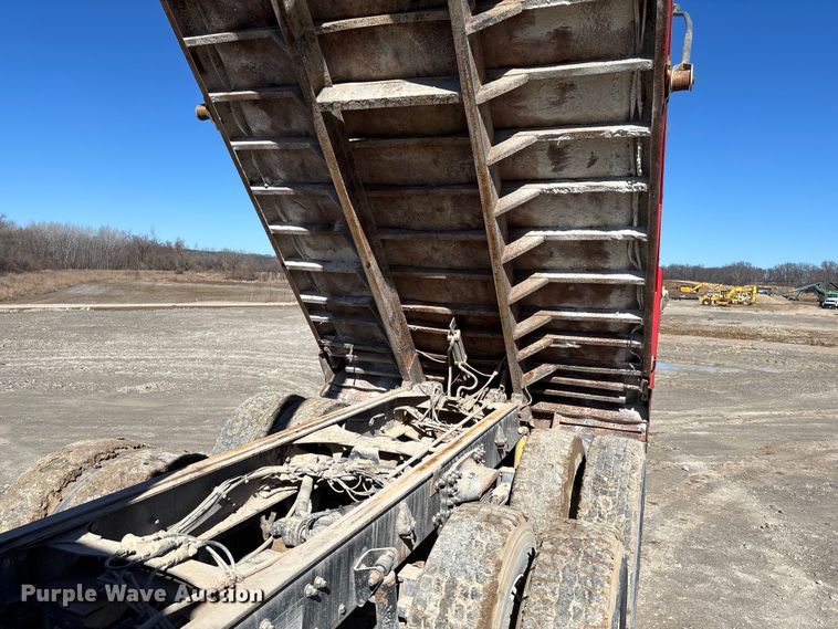 image for item FB3072 2005 Sterling L7500 dump truck