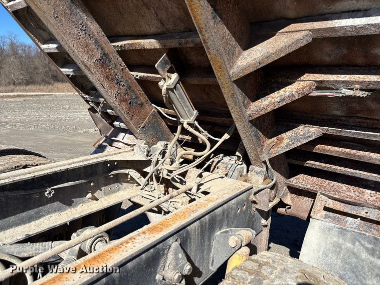 image for item FB3072 2005 Sterling L7500 dump truck