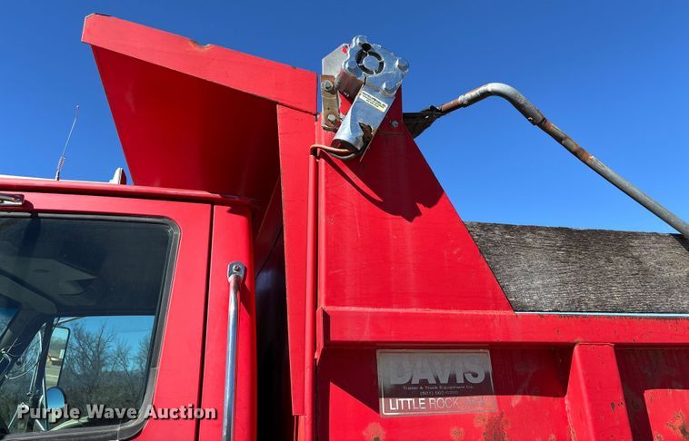 image for item FB3072 2005 Sterling L7500 dump truck