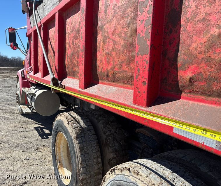 image for item FB3072 2005 Sterling L7500 dump truck
