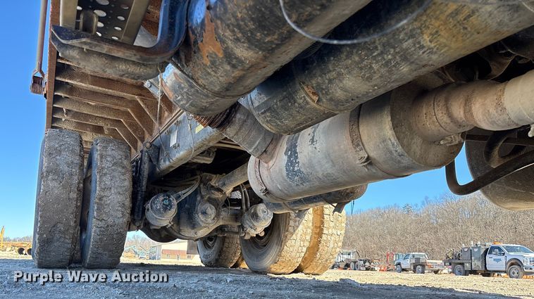image for item FB3072 2005 Sterling L7500 dump truck