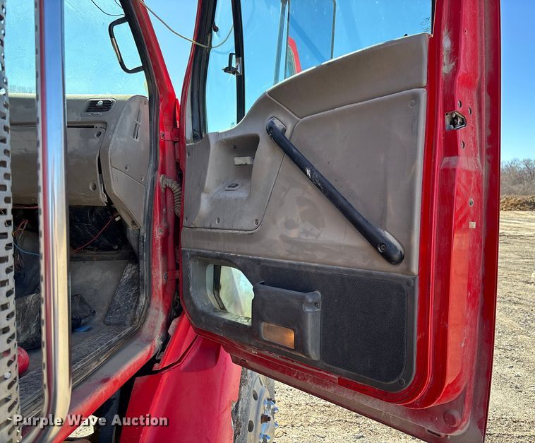 image for item FB3072 2005 Sterling L7500 dump truck