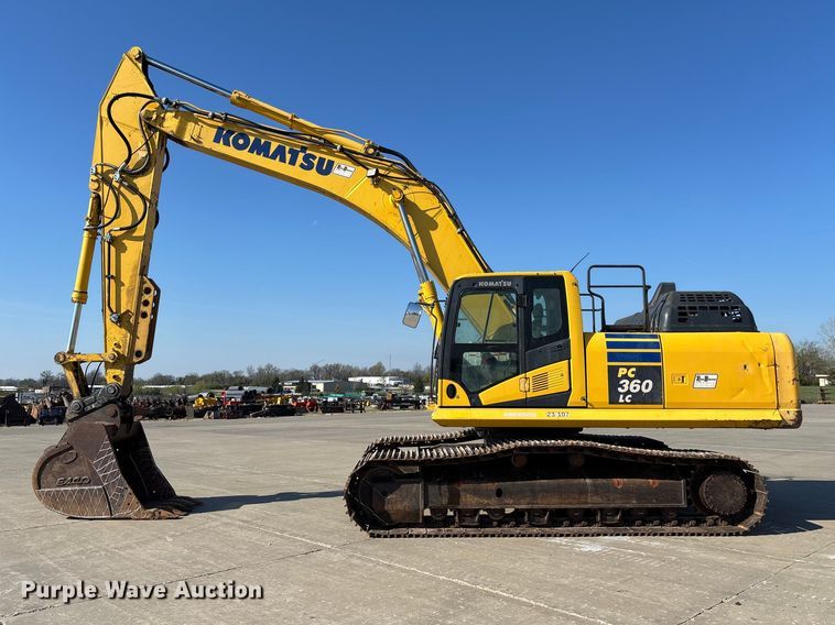 image for item FB3397 2018 Komatsu PC360LC-11 excavator