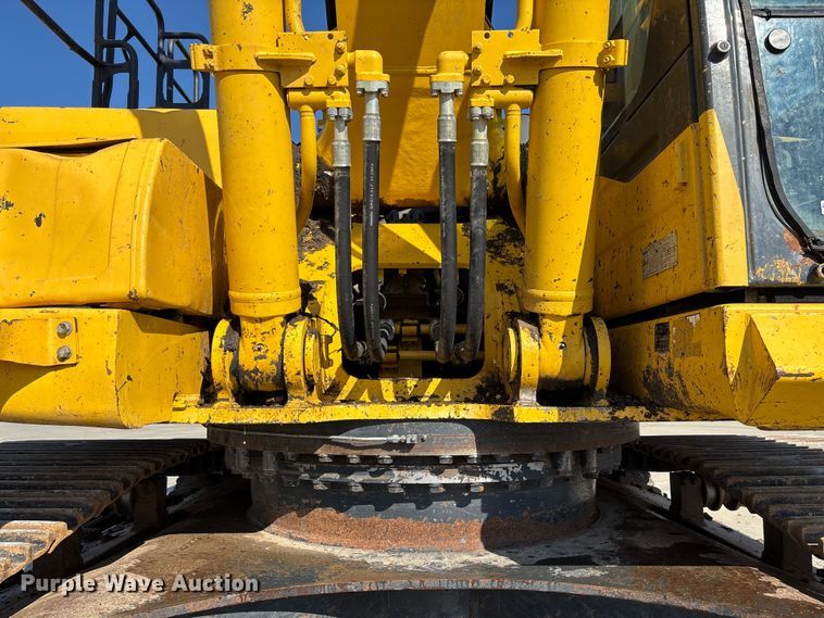 image for item FB3397 2018 Komatsu PC360LC-11 excavator