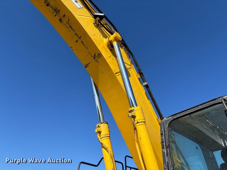 image for item FB3397 2018 Komatsu PC360LC-11 excavator
