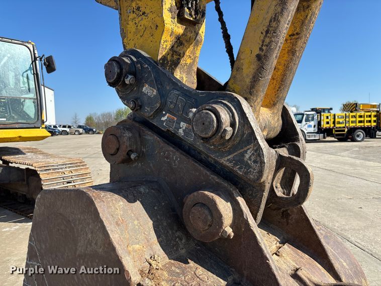 image for item FB3397 2018 Komatsu PC360LC-11 excavator