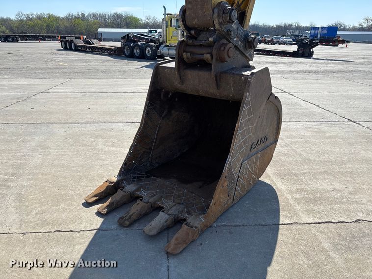 image for item FB3397 2018 Komatsu PC360LC-11 excavator