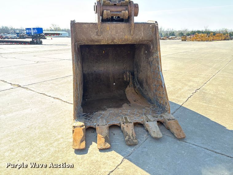 image for item FB3397 2018 Komatsu PC360LC-11 excavator