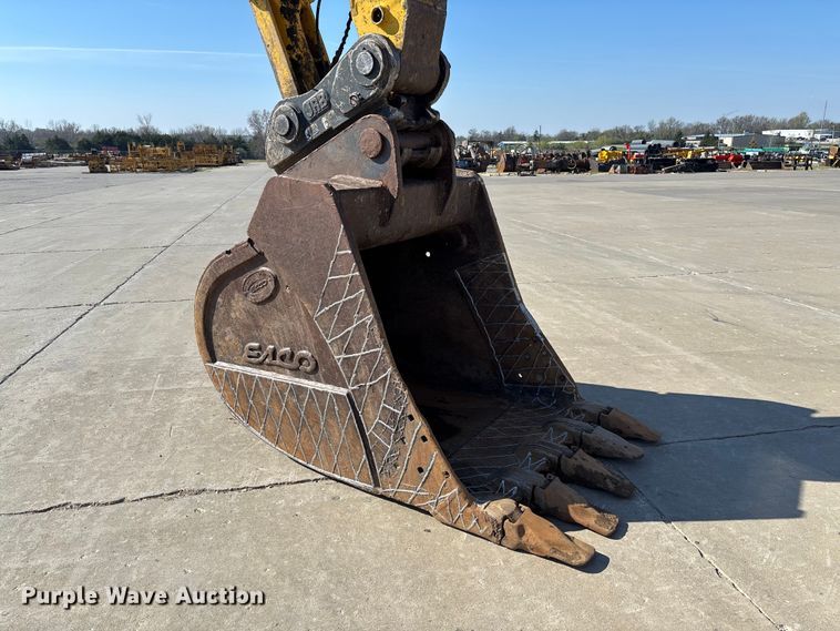 image for item FB3397 2018 Komatsu PC360LC-11 excavator