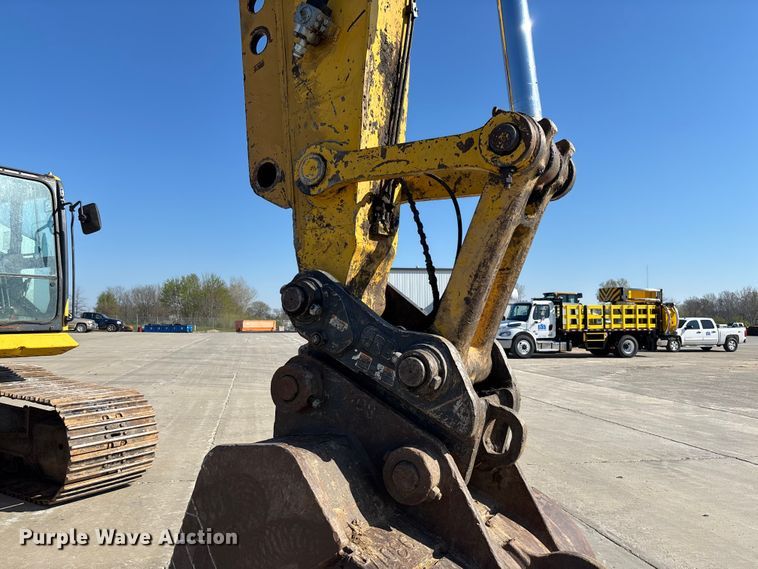 image for item FB3397 2018 Komatsu PC360LC-11 excavator