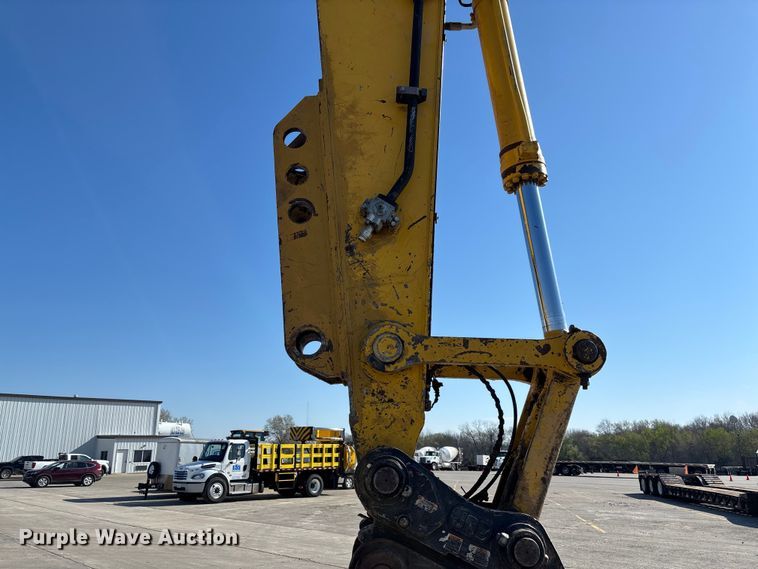 image for item FB3397 2018 Komatsu PC360LC-11 excavator