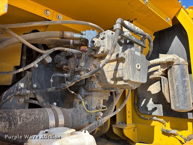 image for item FB3397 2018 Komatsu PC360LC-11 excavator