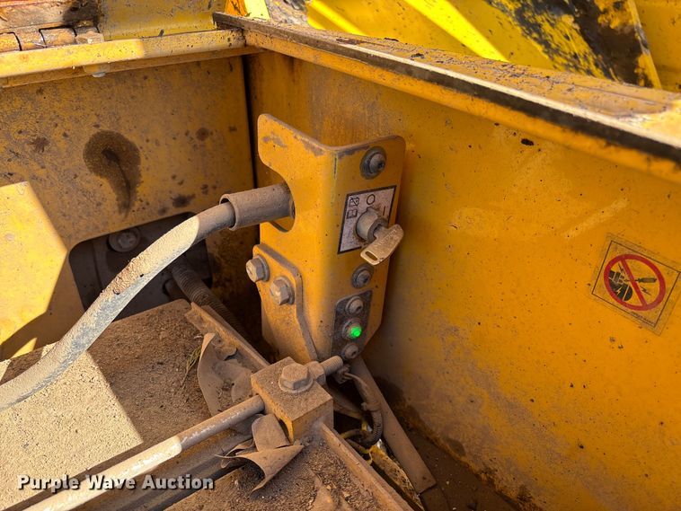 image for item FB3397 2018 Komatsu PC360LC-11 excavator