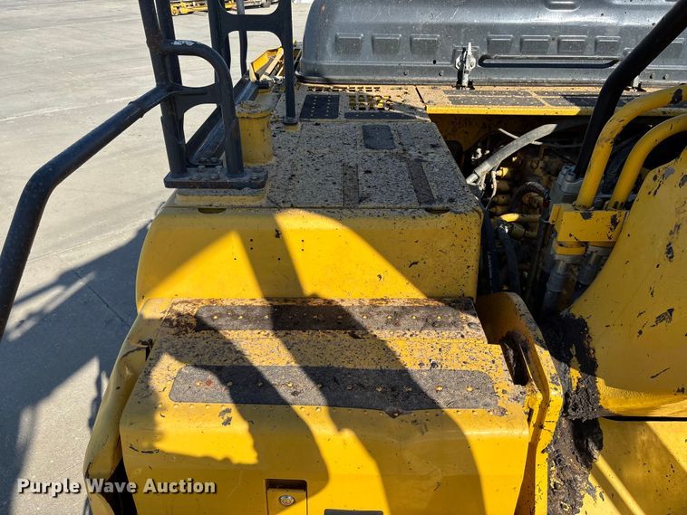 image for item FB3397 2018 Komatsu PC360LC-11 excavator