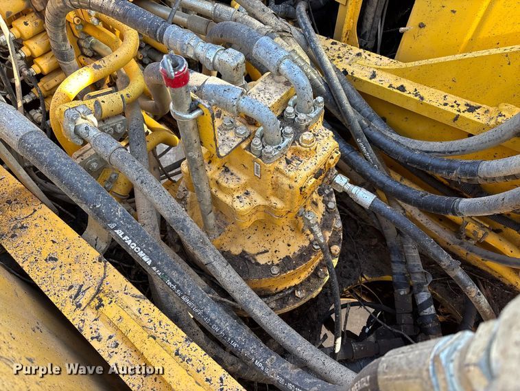 image for item FB3397 2018 Komatsu PC360LC-11 excavator