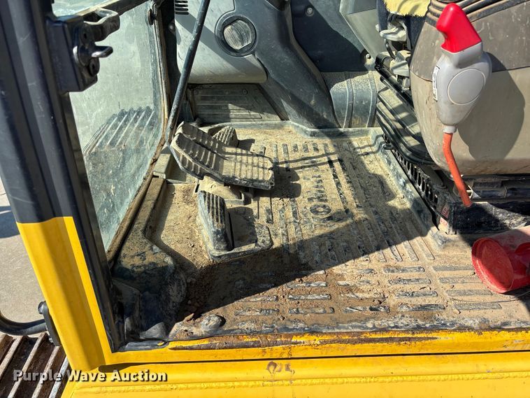 image for item FB3397 2018 Komatsu PC360LC-11 excavator