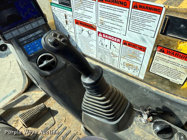 image for item FB3397 2018 Komatsu PC360LC-11 excavator