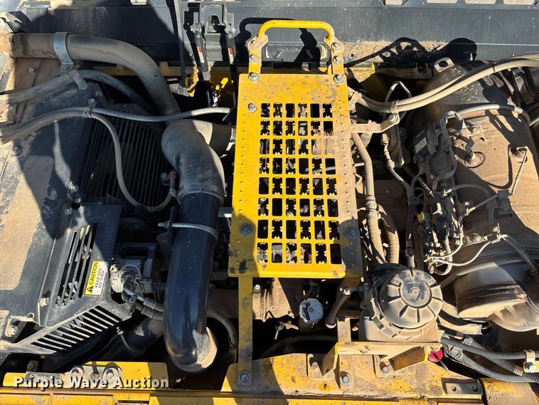 image for item FB3397 2018 Komatsu PC360LC-11 excavator