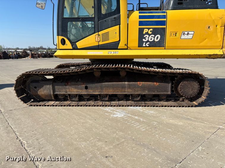 image for item FB3397 2018 Komatsu PC360LC-11 excavator