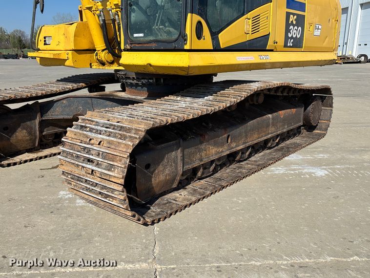 image for item FB3397 2018 Komatsu PC360LC-11 excavator