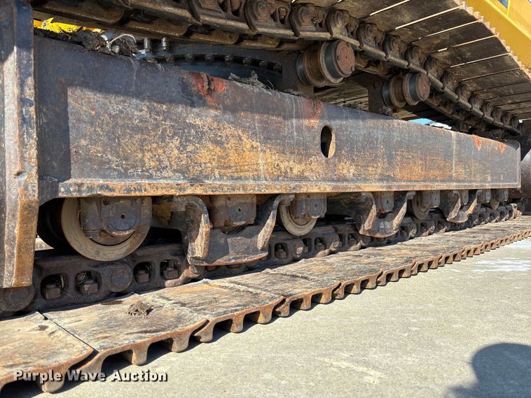 image for item FB3397 2018 Komatsu PC360LC-11 excavator